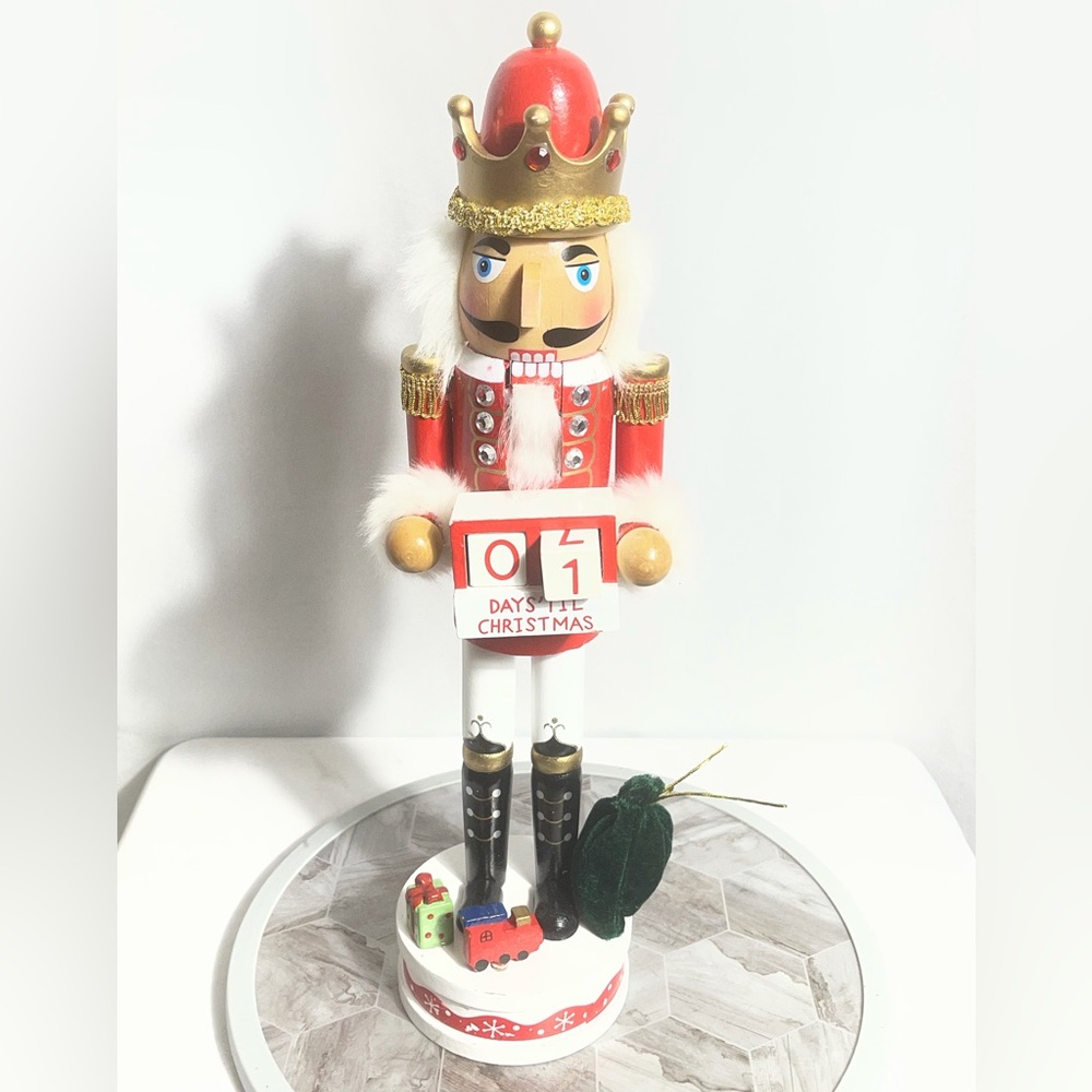 Walgreens 16in Nutcracker Santa Countdown Figurine Red Gold Christmas Decor 2022